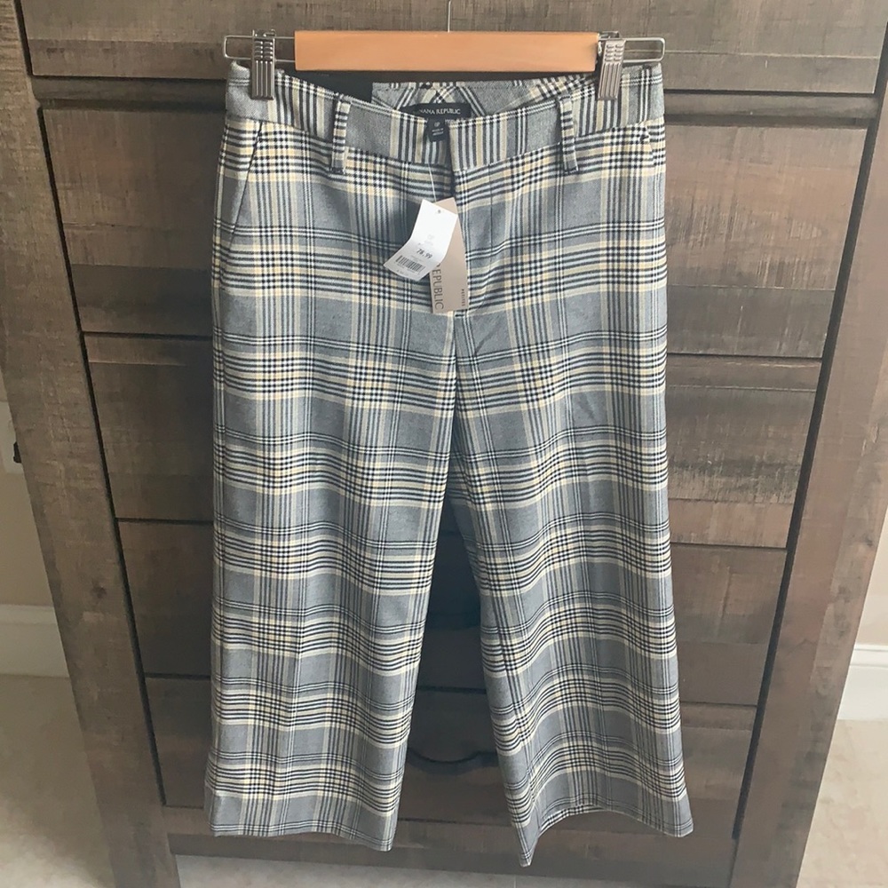 Banana Republic Wide Leg crop pants. Brand New.